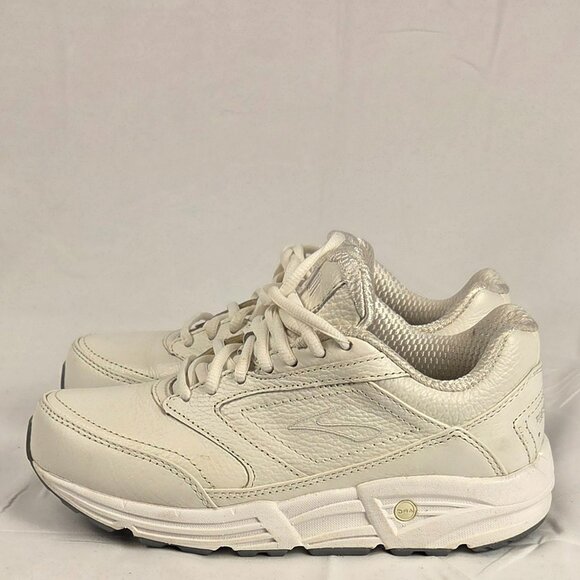 Brooks Addiction Walker Orthopedic Walking Shoes – Women's Wide